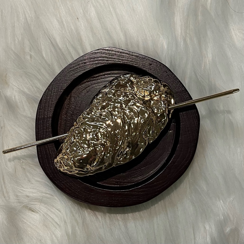 Gold Oyster Shell Hair Accessory